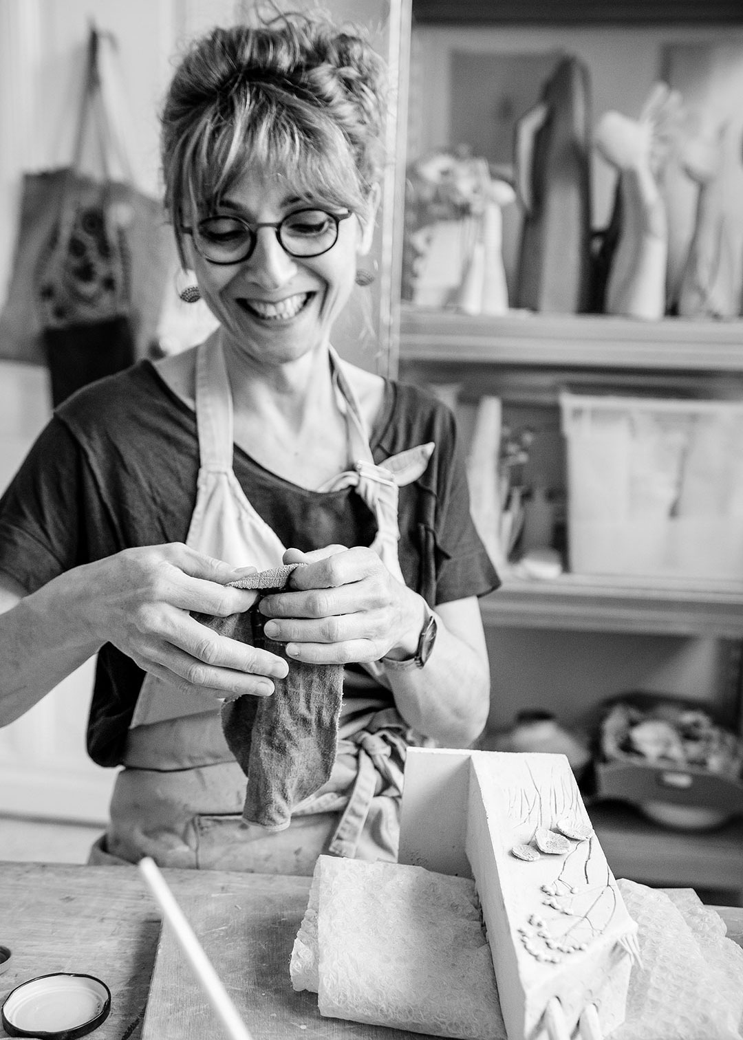 Black & white portrait of Sandrine Herlin in his workshop
